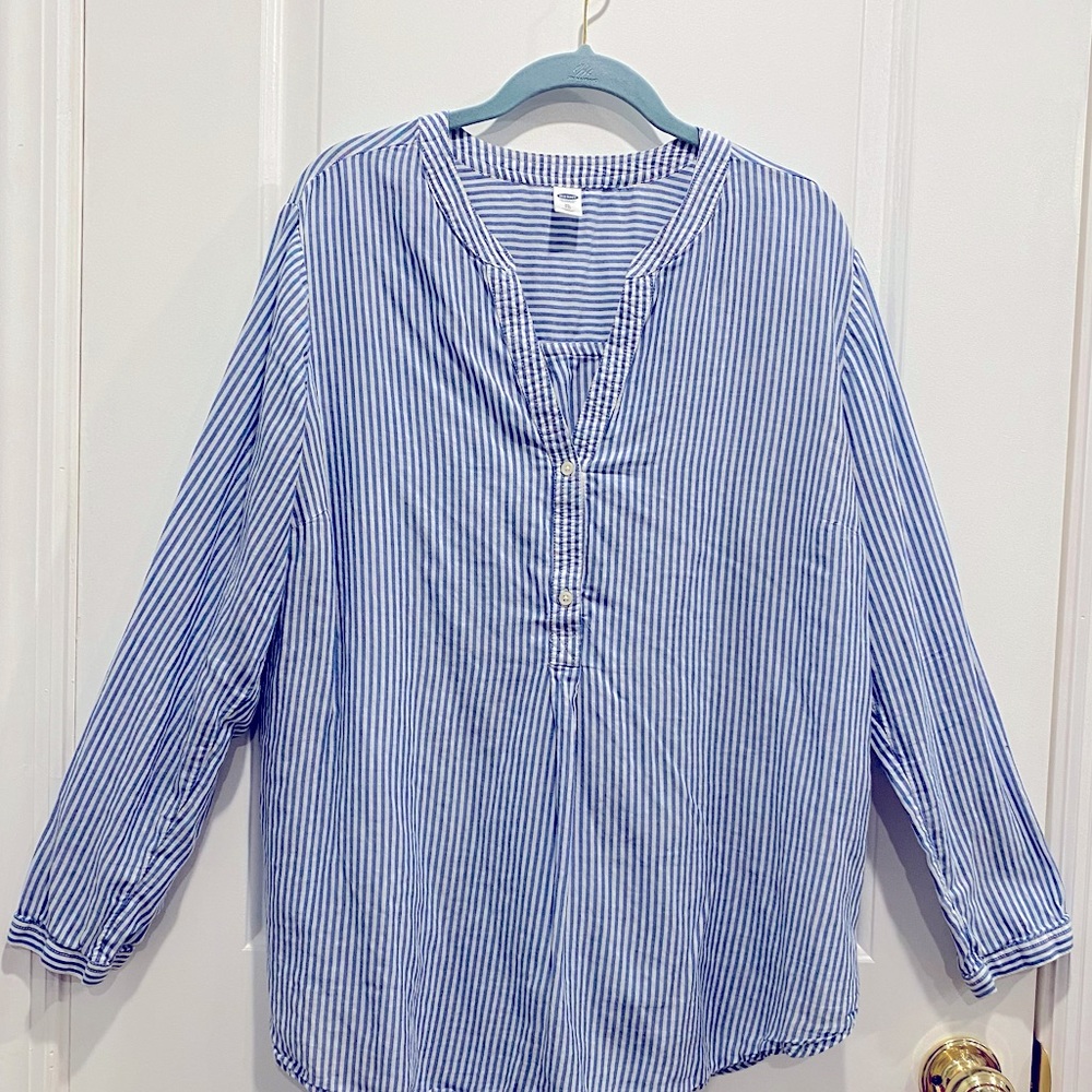 Long Sleeve Striped V-Neck Top